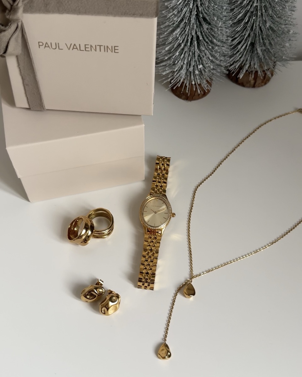 Christmas jewelry product shot